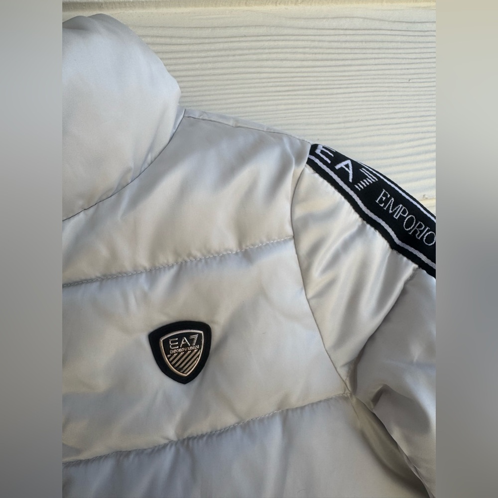 Emporio Armani girls 8A white/ Black Stripes puffer coat Girls - Picture 5 of 13